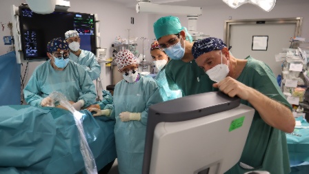 Cirujanos vasculares de Andalucía aplican de forma pionera una terapia basada en la personalización de venas de paciente fallecido mediante ingeniería tisular para tratar la insuficiencia venosa profunda