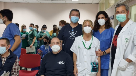 Angiólogos y cirujanos vasculares del Hospital Virgen de la Victoria de Málaga ofrecen formación a pacientes diabéticos